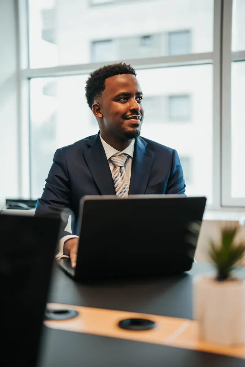 Consultant Arbalett au bureau